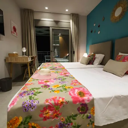 Royal Hill - Private Pool - Sleeps 8 *