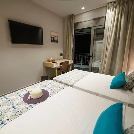 Royal Hill - Private Pool - Sleeps 8